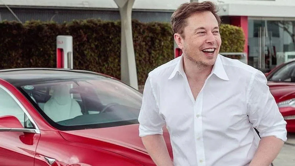 Elon Musk Elon Musk'S Unique Job Offer: Earn ₹28,000 Daily Just For Walking To Test New Technology.