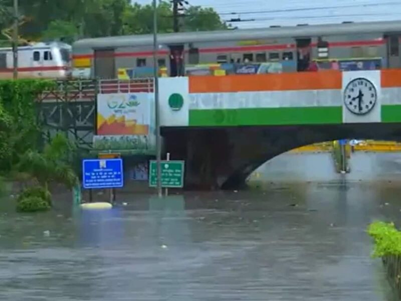 Minto Road 1724125730617 1724125745528 Heavy Downpour Causes Waterlogging In Delhi, Check Traffic Advisory Before Heading Out To Avoid Delays.