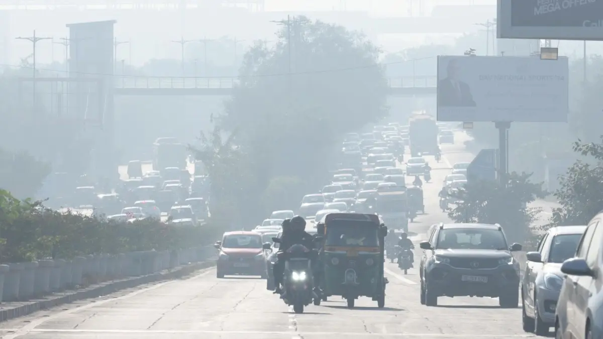 Delhis Pollution Is On The Rise Again Check If Your Delhi Announced Full Ban On These Vehicles. Instant Fine And Seizing Being Done By Police On Roads Now.