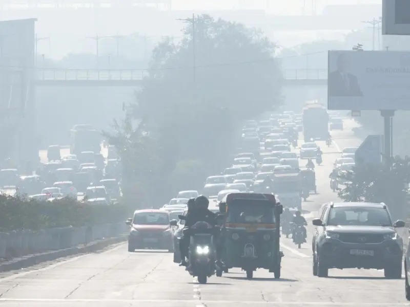 Delhis Pollution Is On The Rise Again Check If Your Delhi Announced Full Ban On These Vehicles. Instant Fine And Seizing Being Done By Police On Roads Now.