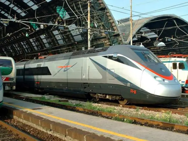 Delhi Semi Bullet Train Service Started. 100 Rs Ticket Price Ready To Connect 2 Cities In Just 40 Minutes.