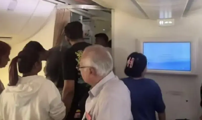 Air India Flight From Mumbai To Dubai Trapped Passengers In Broken Ac For Five Hours.