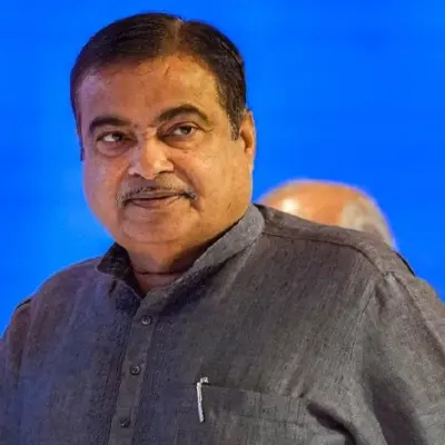 Nitin Gadkari Announced 25,000 Rs Earn Program For Reporting Accidents On Road.