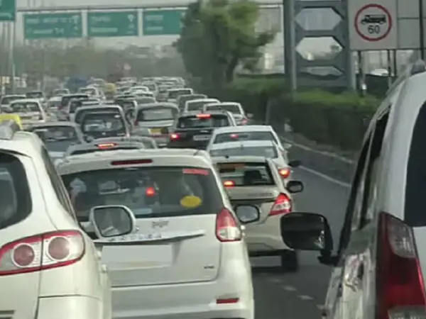 Supreme Court Orders Strict Enforcement Of Colour-Coded Stickers For Vehicles To Combat Delhi Pollution