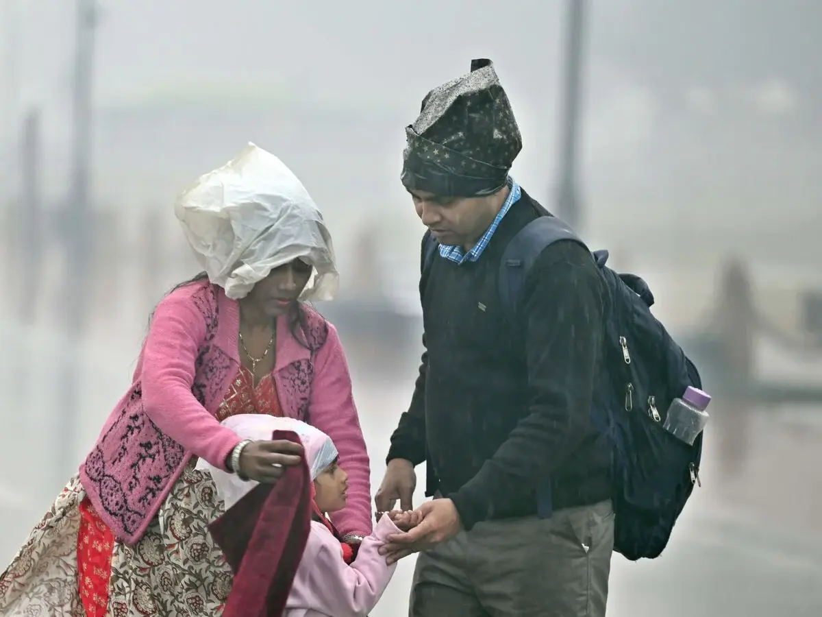 Delhi Rain Again Coming. 25 Trains Delayed. Imd Issued Big Warning For Winter Chilly Days.