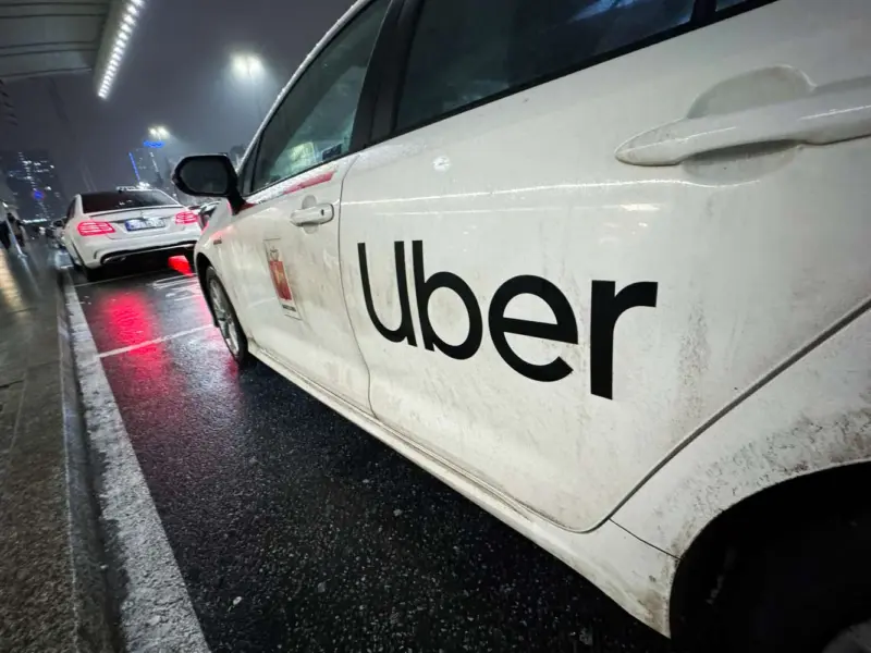 Uber App Based Taxi Operators In Trouble After Showing Different Fares Based On Mobile.