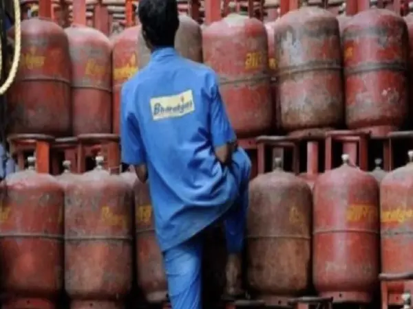 Lpg Prices Drop Ahead Of 2025 Budget: Commercial Cylinder Rates Reduced By ₹7; Domestic Prices Remain Unchanged As Of February 1.