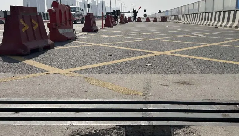 Two Lanes Of Dwarka Expressway Closed For One Week Due To Damaged Expansion Joint, Causing Traffic Disruptions In Gurgaon Area.