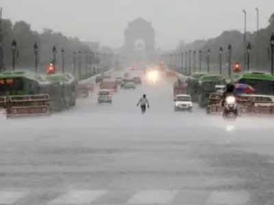 Western Disturbance Set To Bring Rain And Snow To North India: Imd Issues Alerts For Fog And Weather Changes Until February 10.