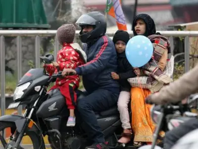 New Traffic Rule: These Children Sitting On The Back Of The Bike Also Need Helmets.