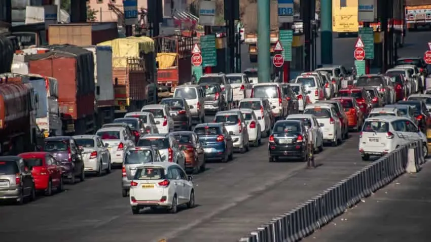 1 Million People From Delhi Noida Will Be Free From Traffic 1 Million People From Delhi-Noida Will Be Free From Traffic Jams! The Work On This Road Project, Which Had Been Halted For A Long Time, Has Now Started Again.