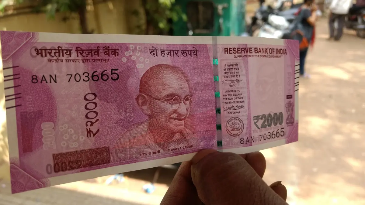 2000 Rs Note Big Decision On 2000 Rs Note Again By Rbi Now. Submit To Nearest Post Office Or Bank Asap.