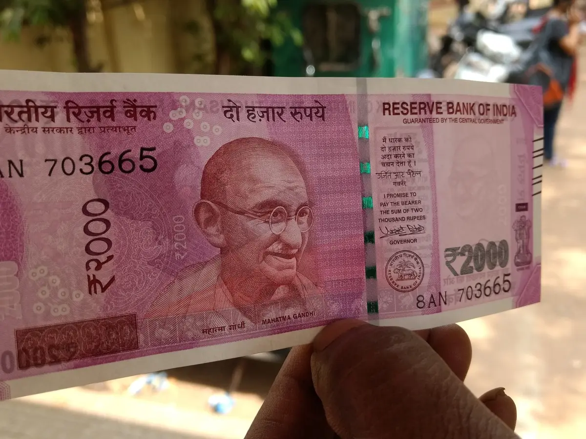 Big Decision On 2000 Rs Note Again By Rbi Now. Submit To Nearest Post Office Or Bank Asap.